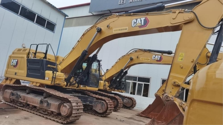 CAT DEALER-349-1370000-2020-6135hr